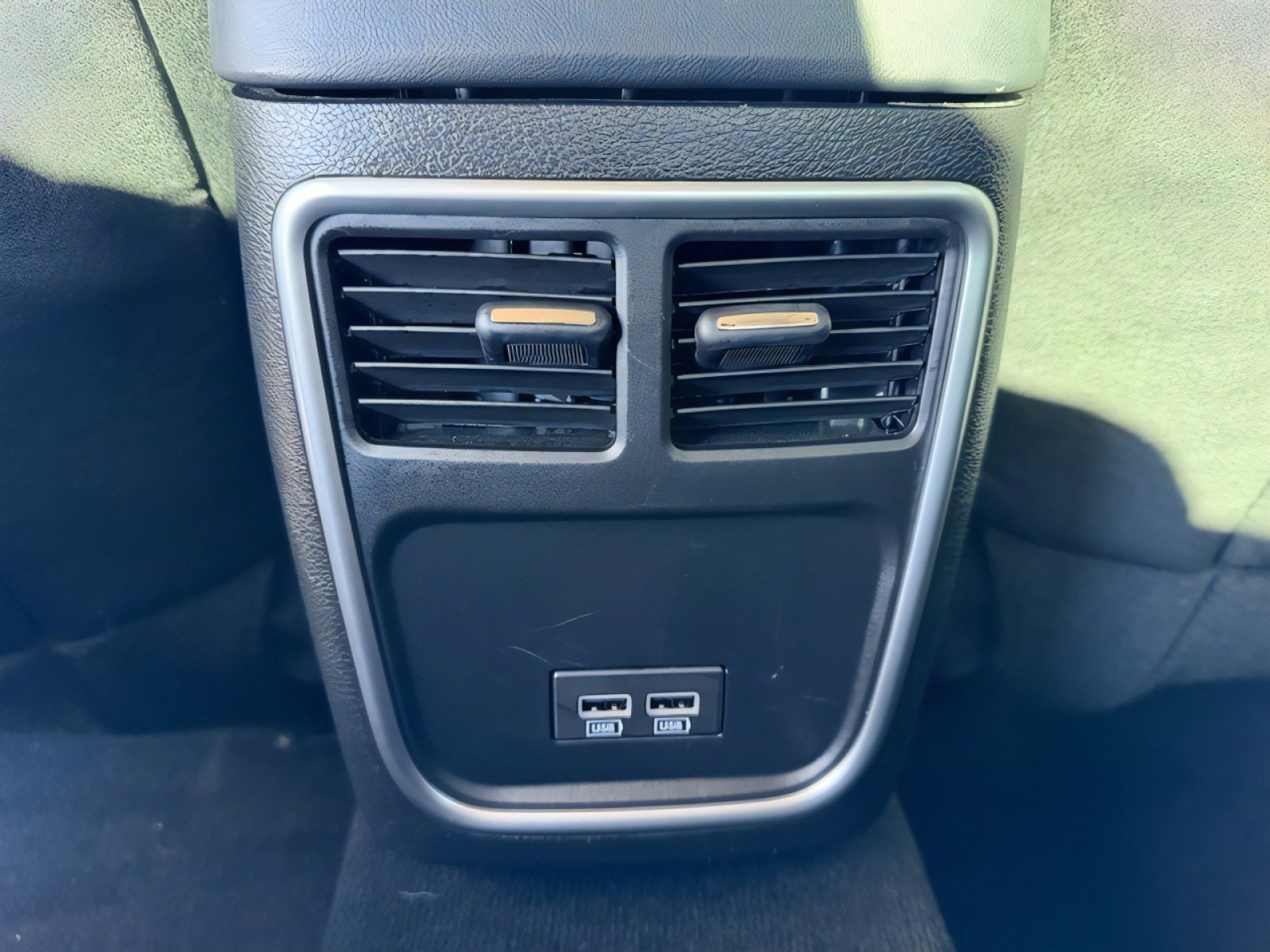 Used 2023 Chrysler 300 Touring w/ Sport Appearance Package image 16