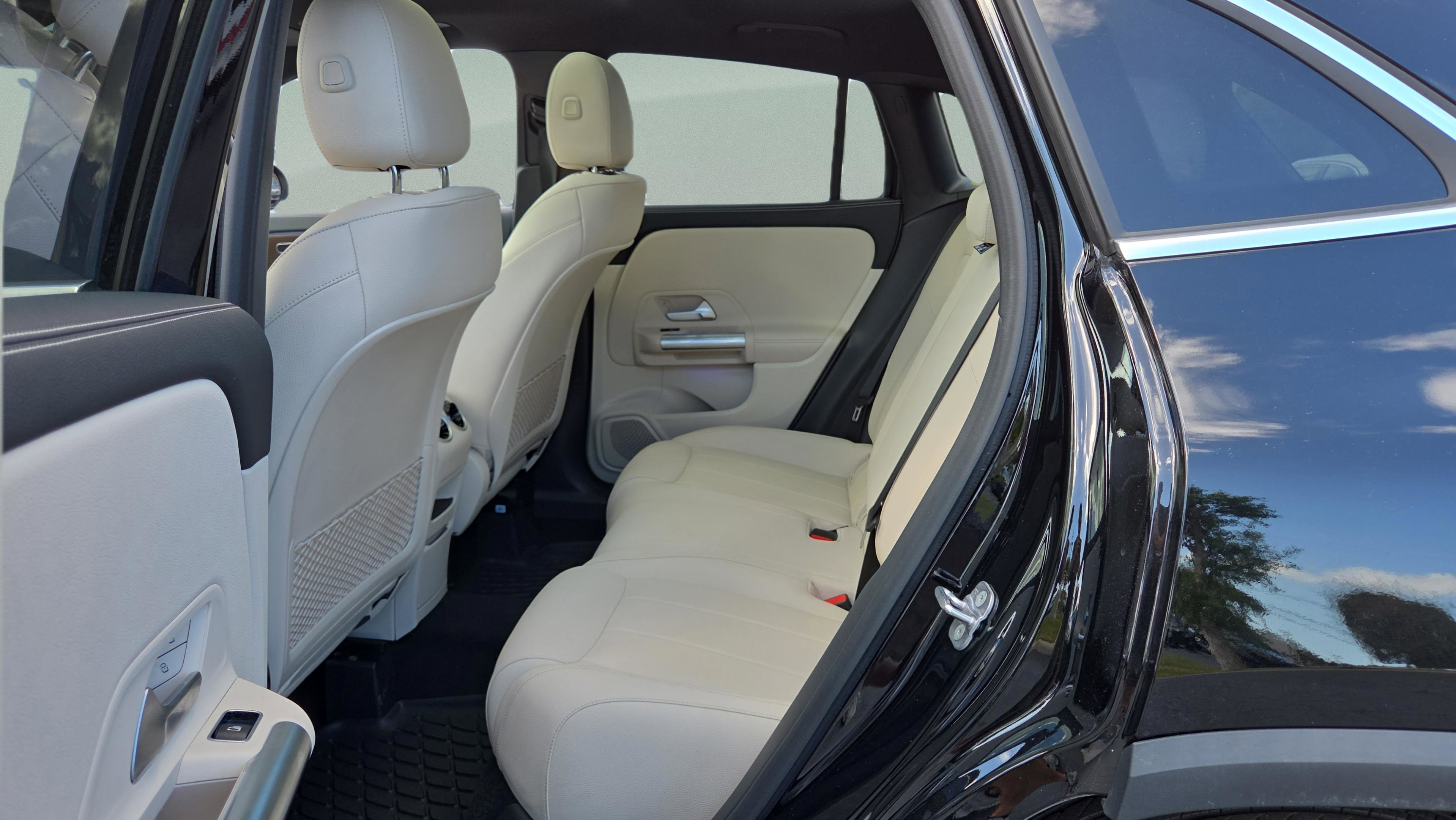 Used 2025 Mercedes-Benz GLA 250 image 39