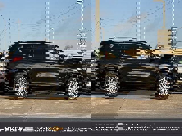 Certified 2025 GMC Acadia Denali image 5