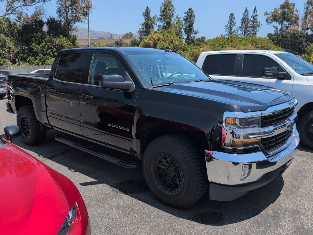 Used 2018 Chevrolet Silverado 1500 LT w/ LT Fleet Convenience Package RWD image 3