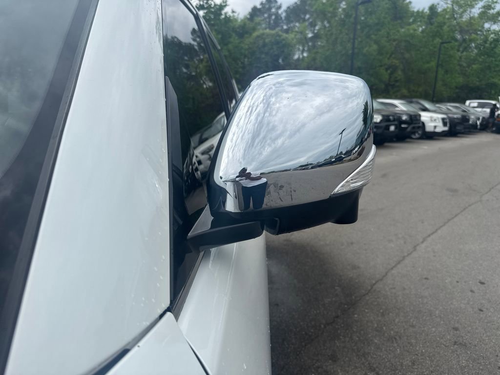 Used 2023 Nissan Armada Platinum w/ Captain's Chairs Package image 34