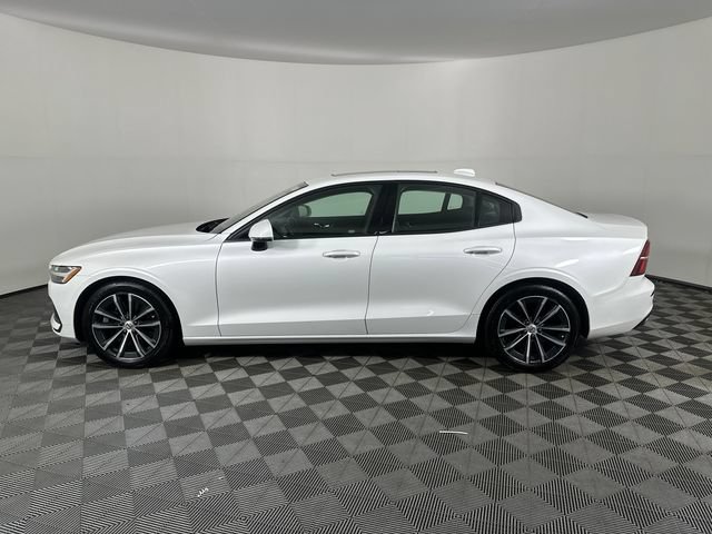 Used 2021 Volvo S60 T6 Momentum AWD/4WD image 3