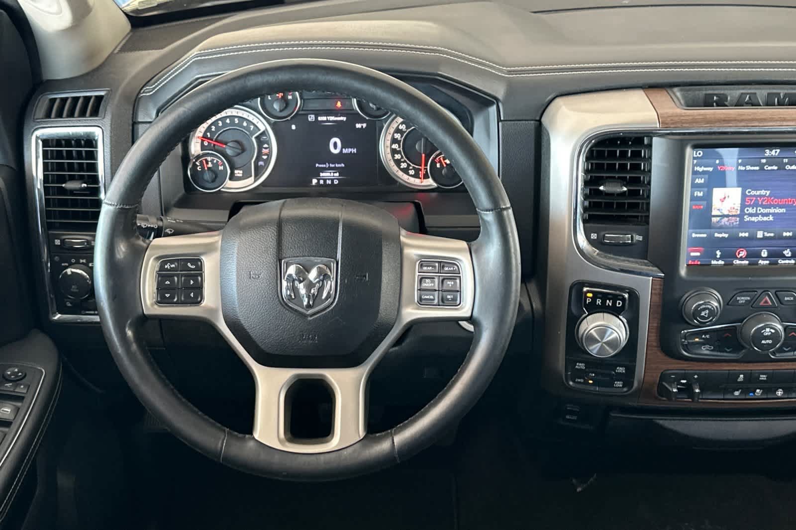 Used 2018 RAM 1500 Laramie w/ Convenience Group AWD/4WD image 15