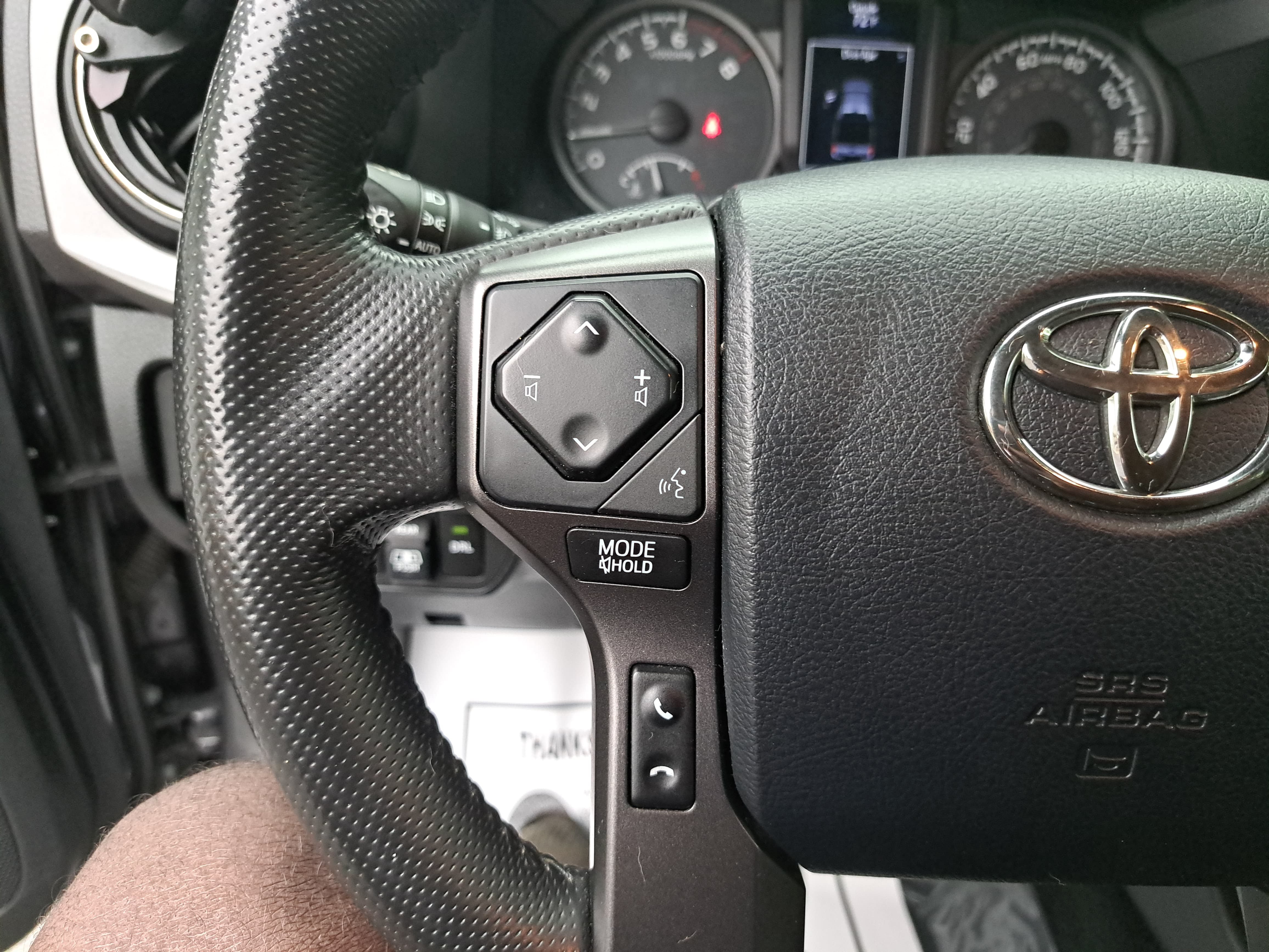 Used 2017 Toyota Tacoma TRD Sport w/ Premium & Technology Package AWD/4WD image 17