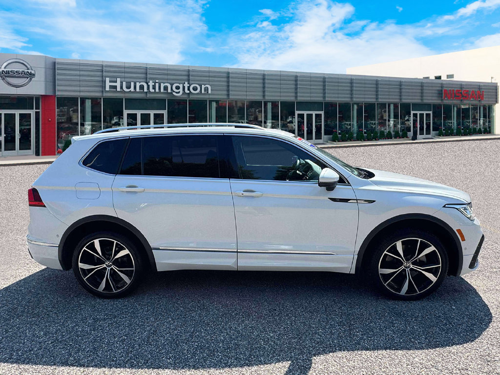 Used 2023 Volkswagen Tiguan SEL R-Line AWD/4WD image 8
