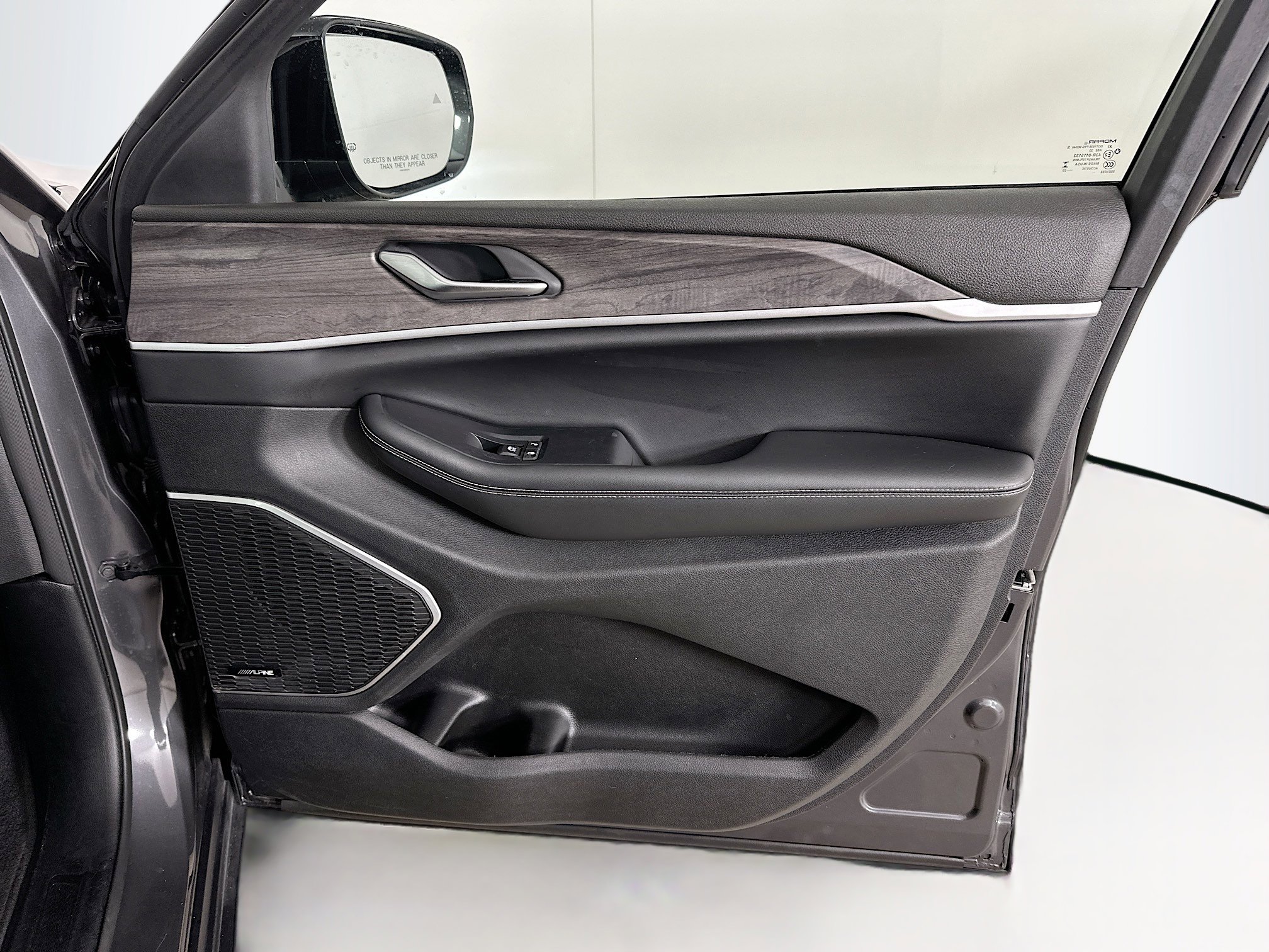 Used 2023 Jeep Grand Cherokee 4WD 4xe image 34