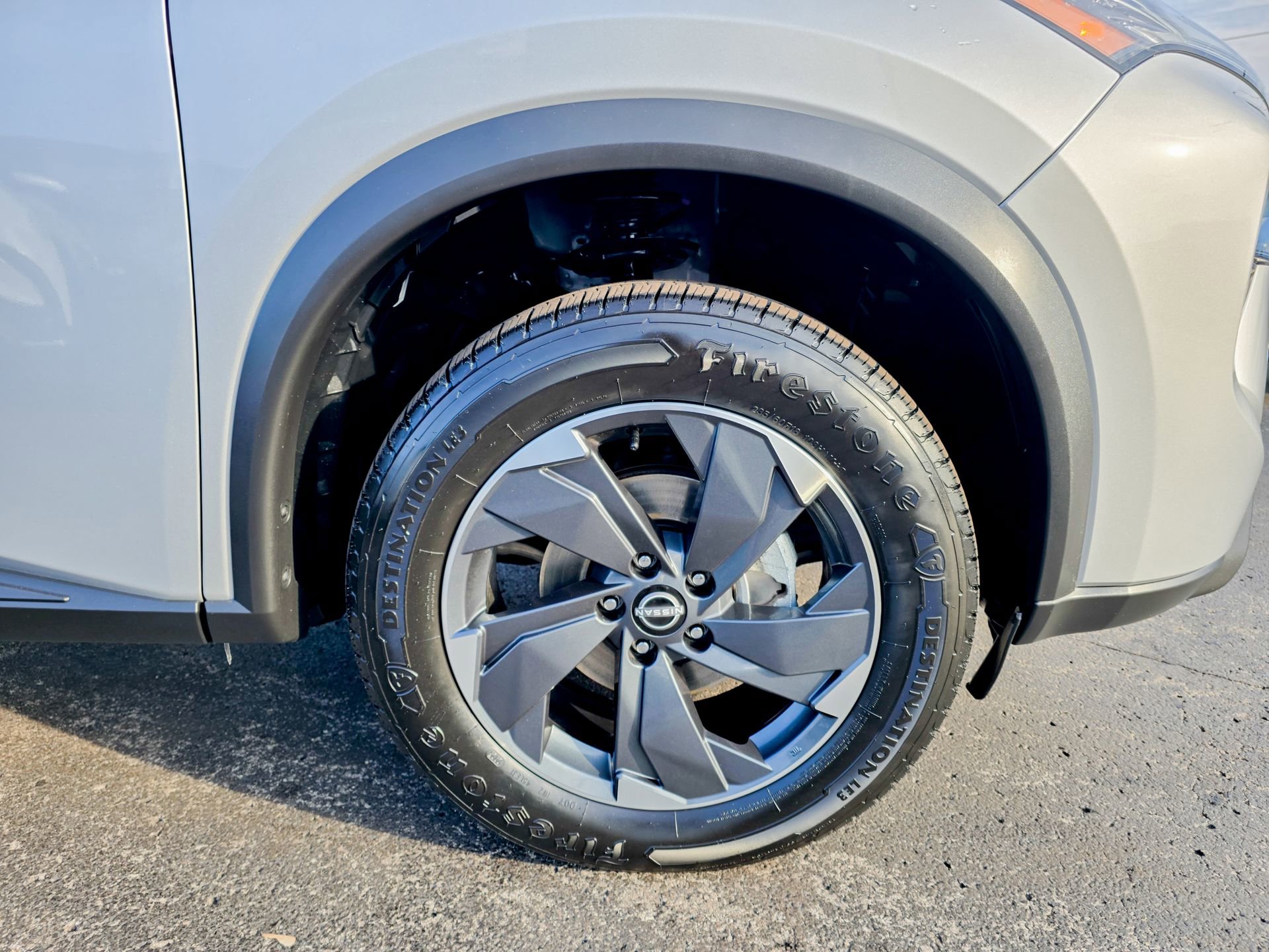 Used 2024 Nissan Rogue SV image 27