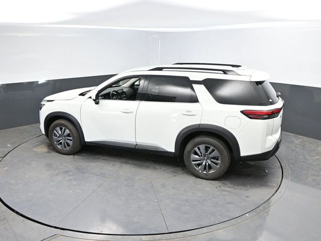 Used 2025 Nissan Pathfinder SV AWD/4WD image 32