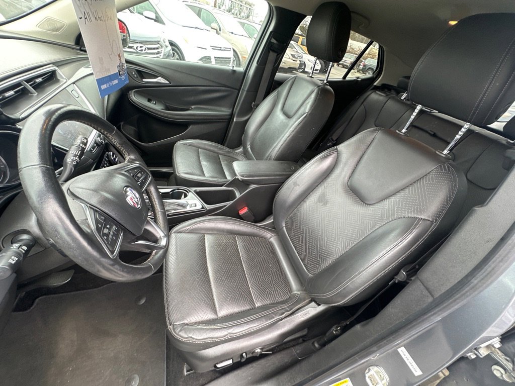 Used 2021 Buick Encore GX Essence image 11