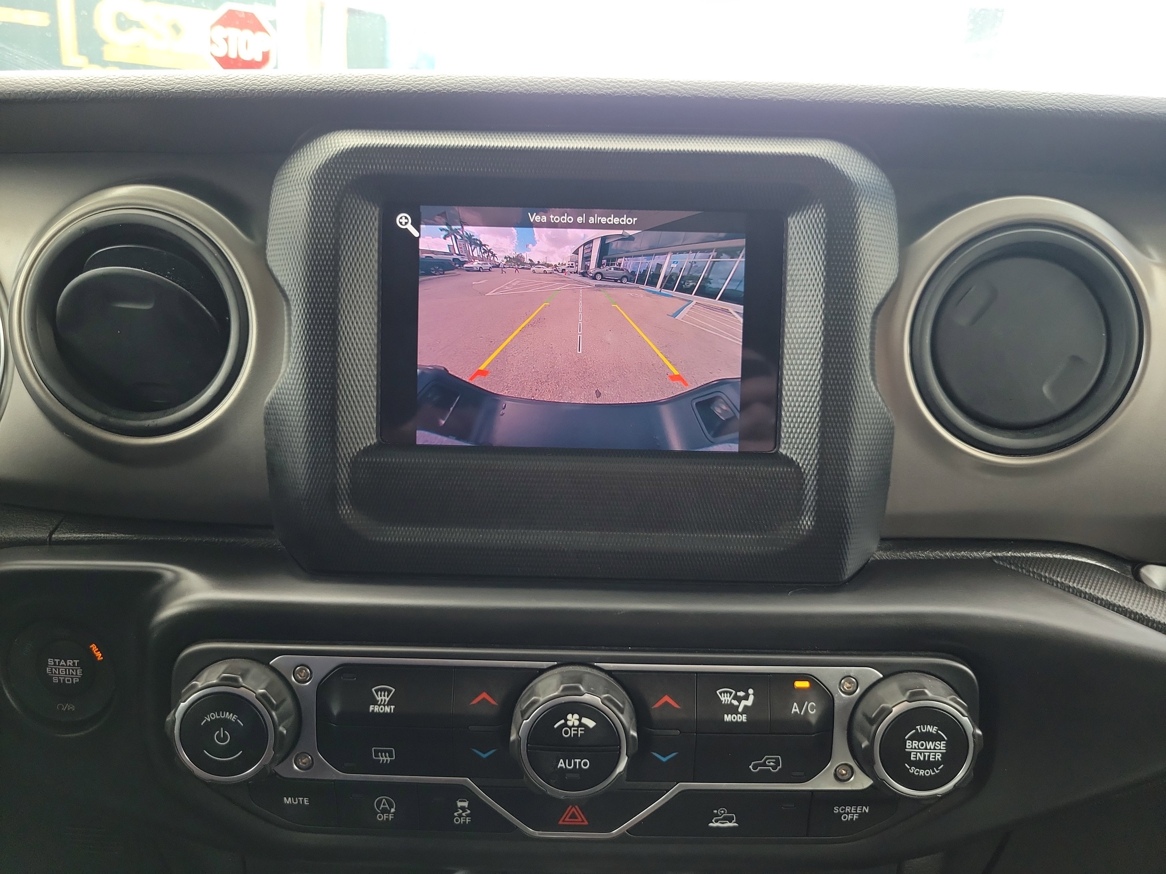 Used 2021 Jeep Gladiator Sport image 10