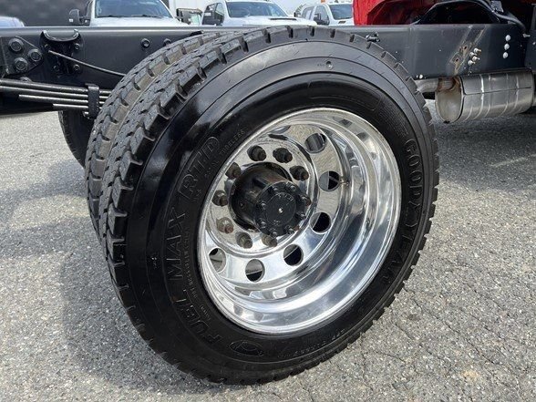 Used 2021 Ford F650 2WD Crew Cab Super Duty image 28