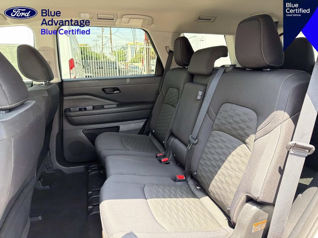 Used 2024 Nissan Pathfinder SV FWD image 14