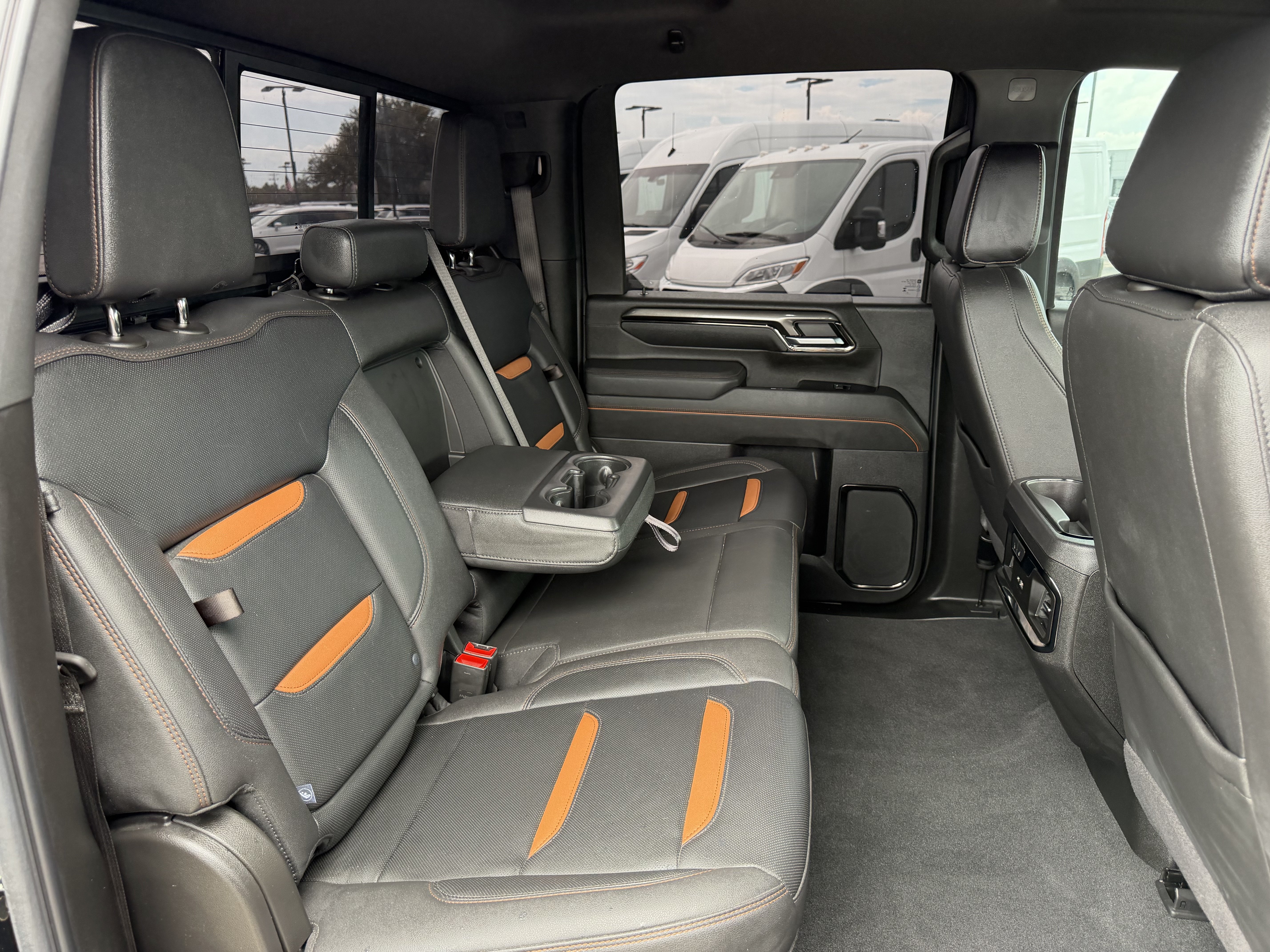 Used 2026 GMC Sierra 2500 AT4 w/ Technology Package AWD/4WD image 32