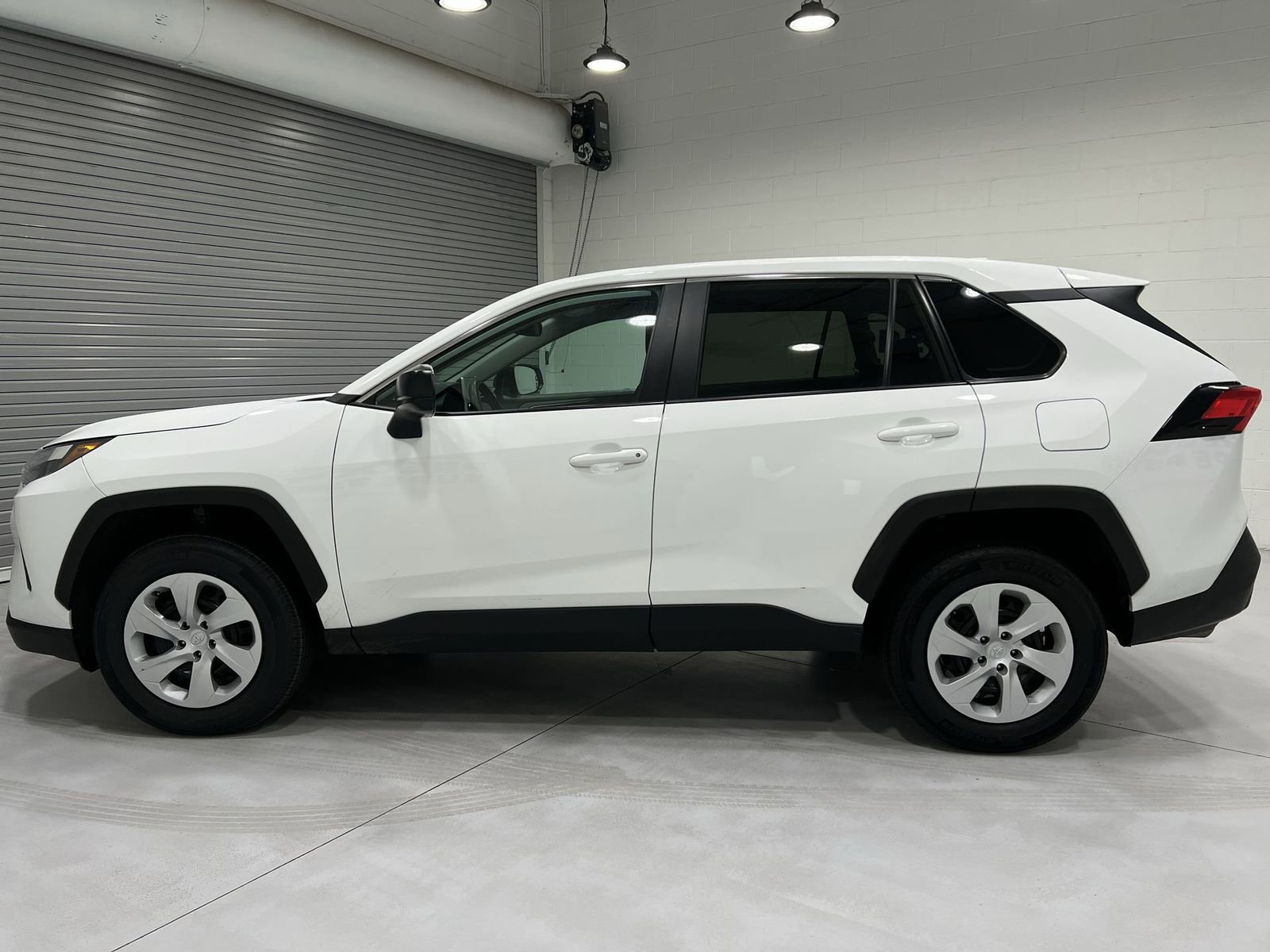 Used 2024 Toyota RAV4 LE image 5