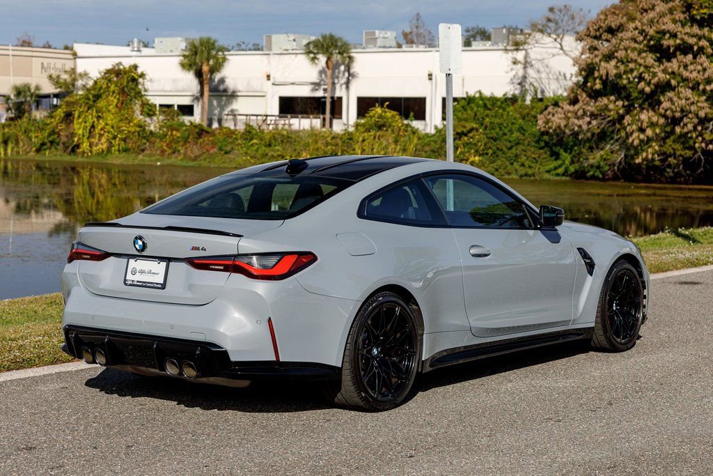 Used 2022 BMW M4 Coupe image 3