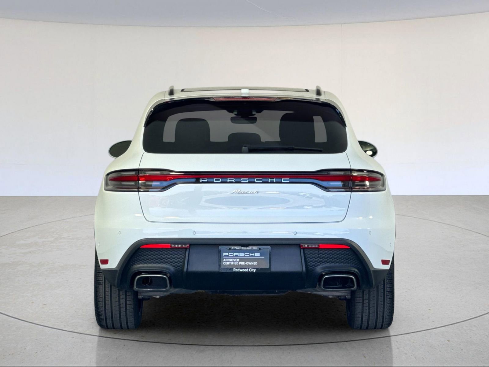 Certified 2025 Porsche Macan AWD/4WD image 7