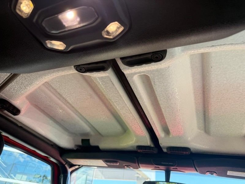 Used 2019 Jeep Wrangler Unlimited Sahara AWD/4WD image 15