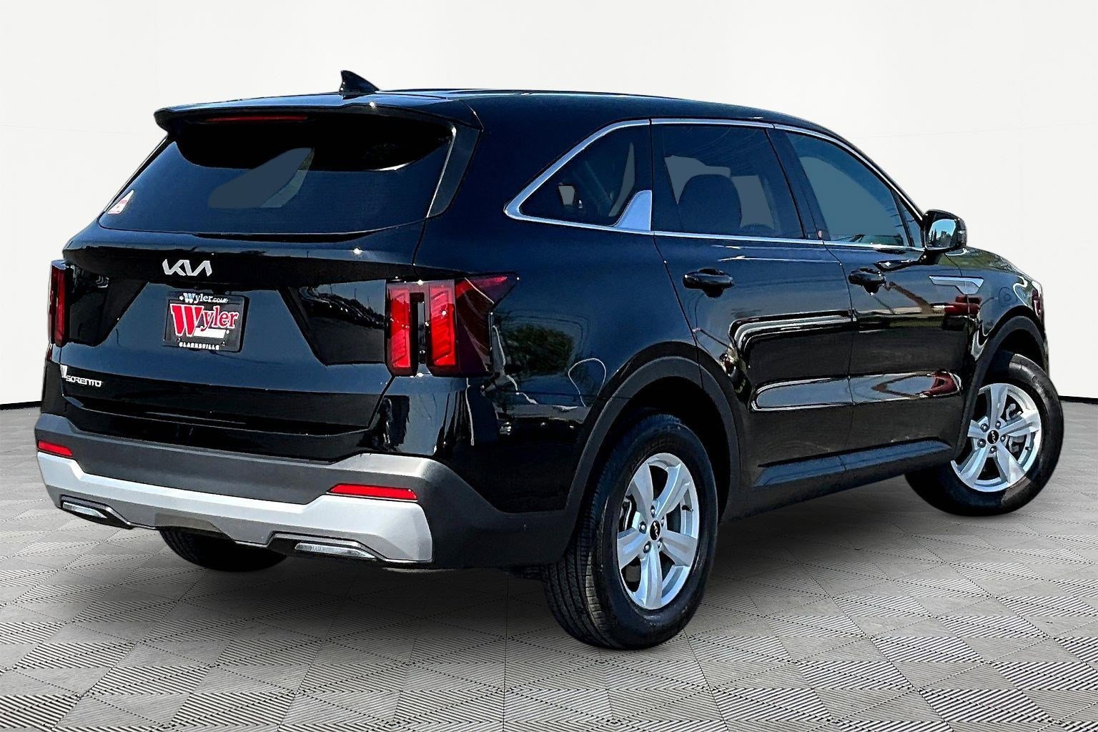 Used 2026 Kia Sorento LX FWD image 6
