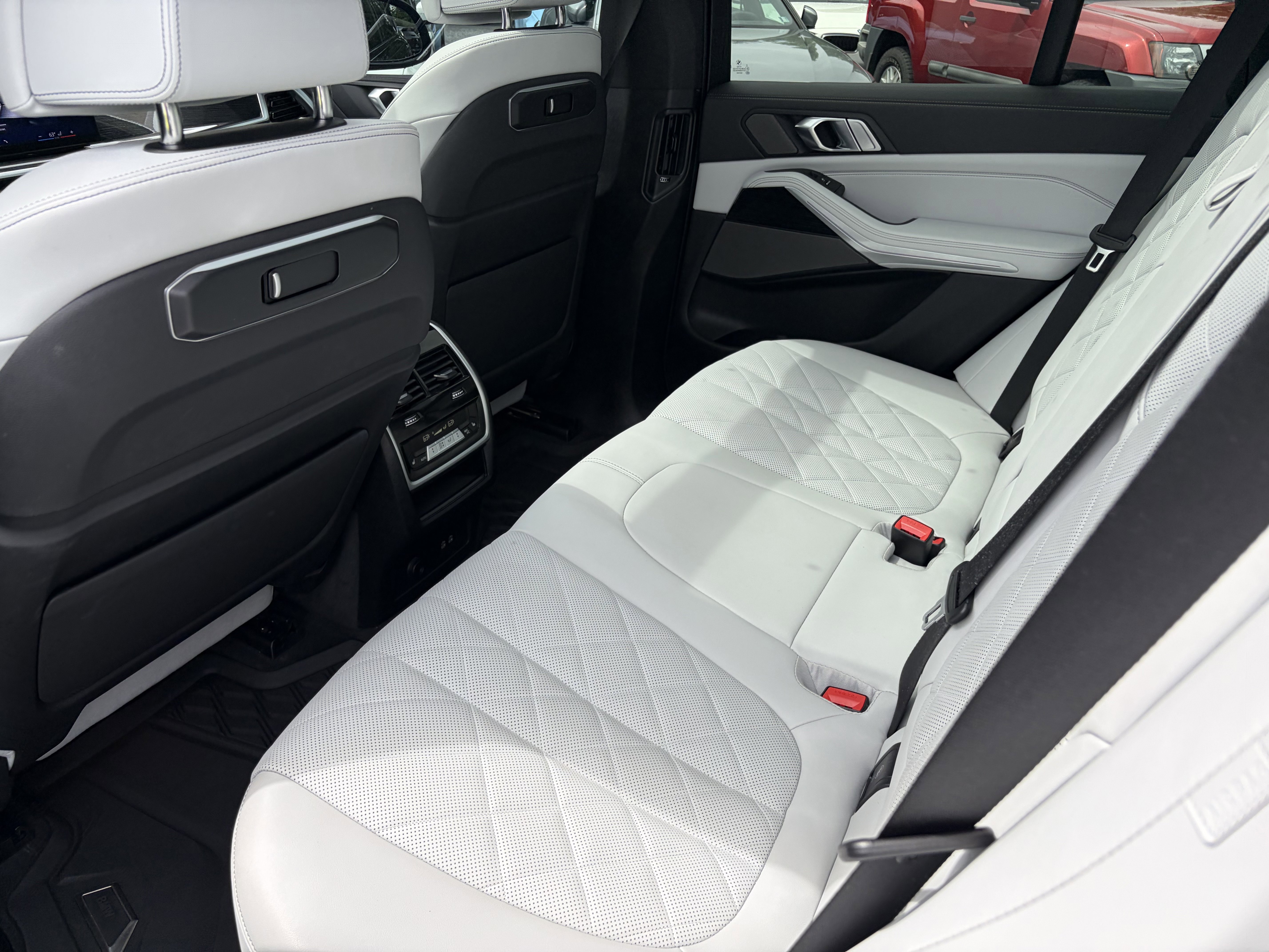 Certified 2024 BMW X5 xDrive40i w/ M Sport Package AWD/4WD image 16