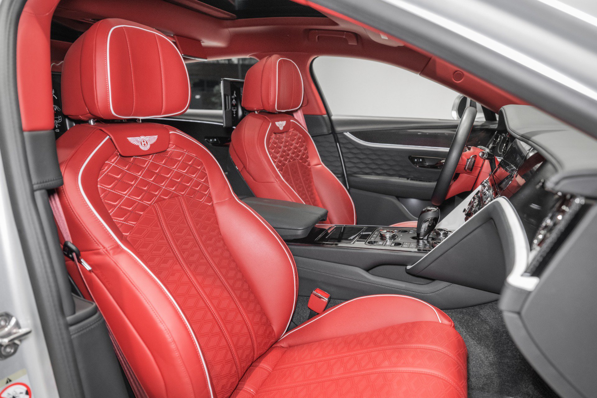 Used 2025 Bentley Flying Spur Plug-In Hybrid AWD/4WD image 33
