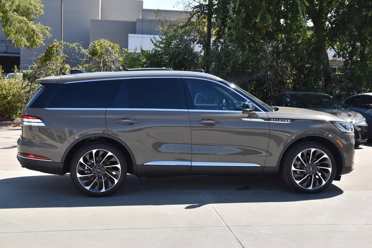 Certified 2025 Lincoln Aviator Reserve w/ Equipment Group 201A AWD/4WD image 6