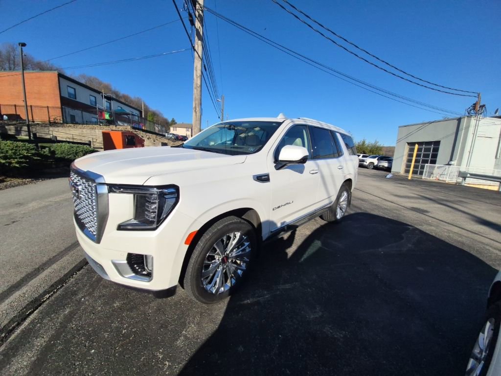 Used 2021 GMC Yukon Denali w/ Denali Premium Package image 4