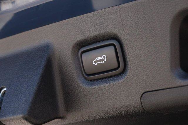 Used 2023 Hyundai Santa Fe Limited FWD image 8