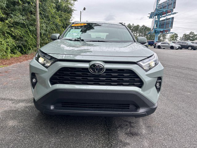Used 2022 Toyota RAV4 XLE Premium image 8