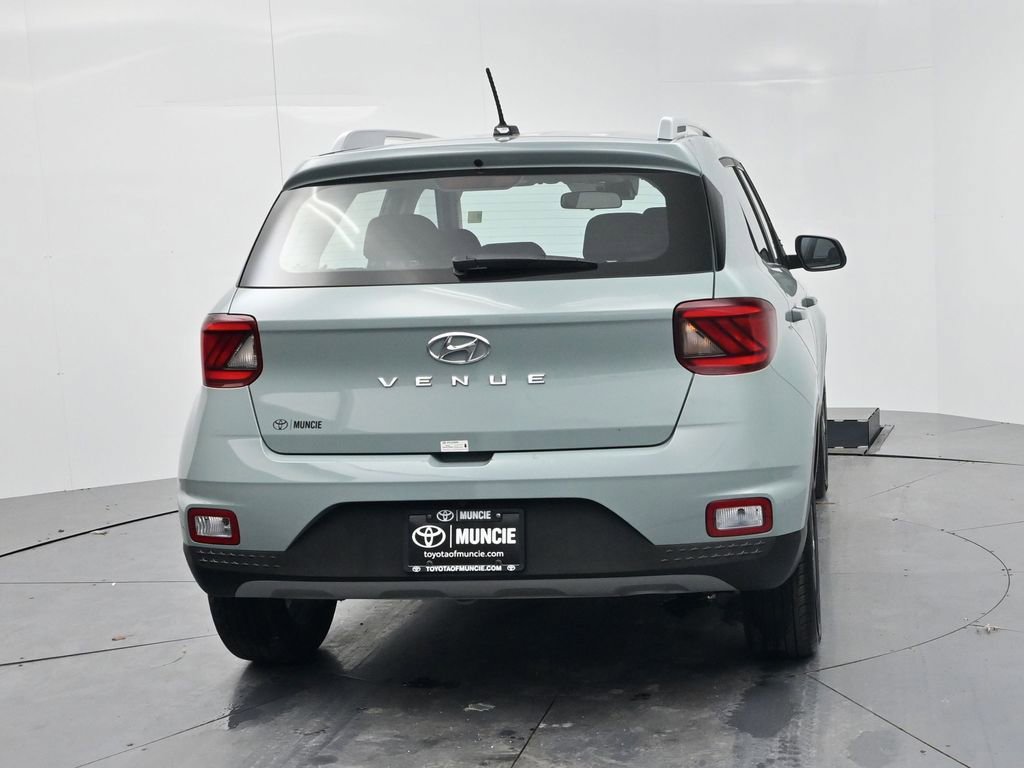 Used 2025 Hyundai Venue SEL image 7