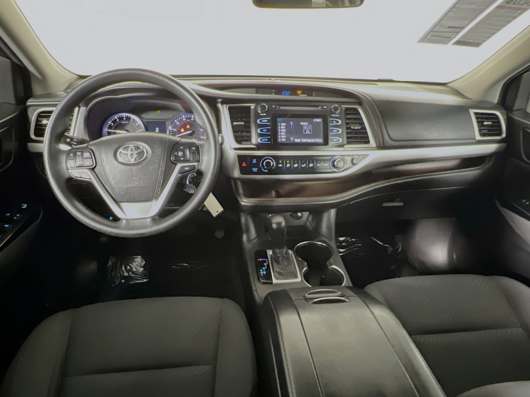 Used 2015 Toyota Highlander LE FWD image 28