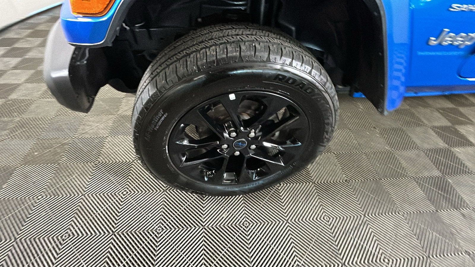 Used 2024 Jeep Wrangler Unlimited Sahara w/ Technology Group AWD/4WD image 10
