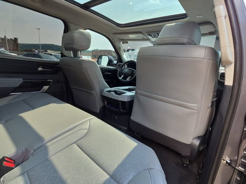 Used 2024 Toyota Tundra Limited AWD/4WD image 18