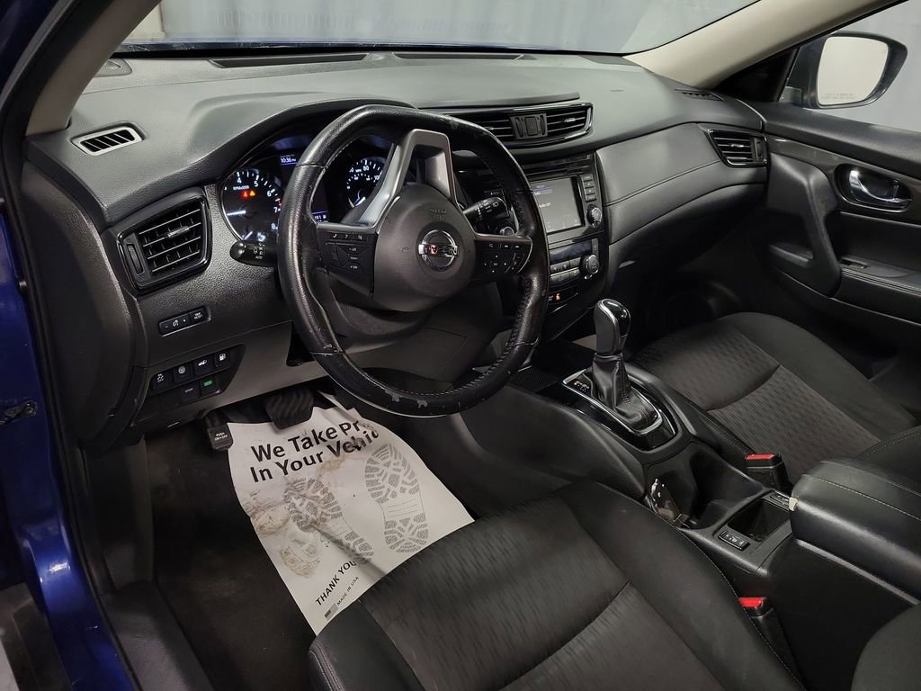 Used 2020 Nissan Rogue SV image 14