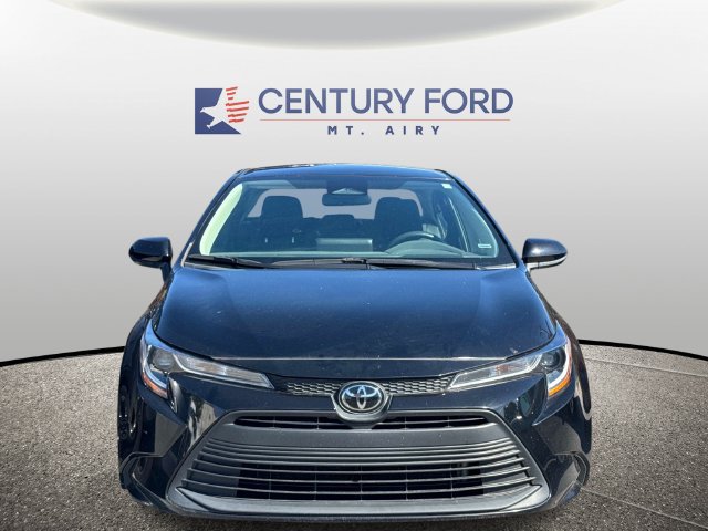 Used 2024 Toyota Corolla LE FWD image 2