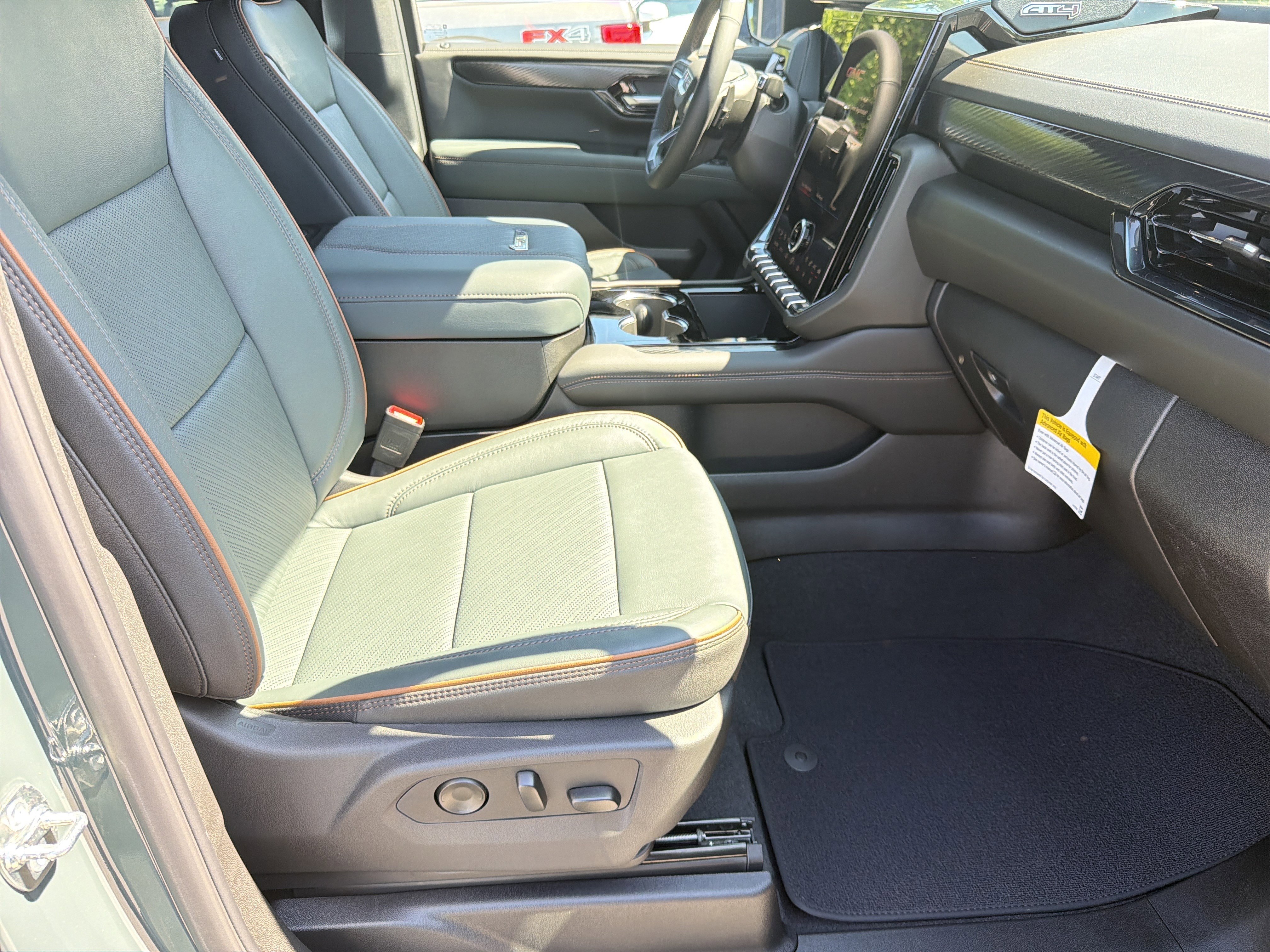 New 2026 GMC Yukon AT4 w/ AT4 Premium Package AWD/4WD image 14