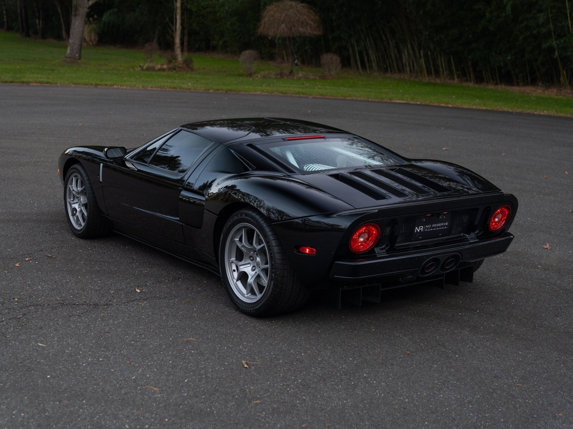 Used 2005 Ford GT image 20