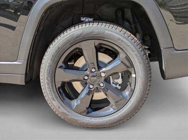 New 2025 Jeep Grand Cherokee L Limited w/ Black Appearance Package image 10