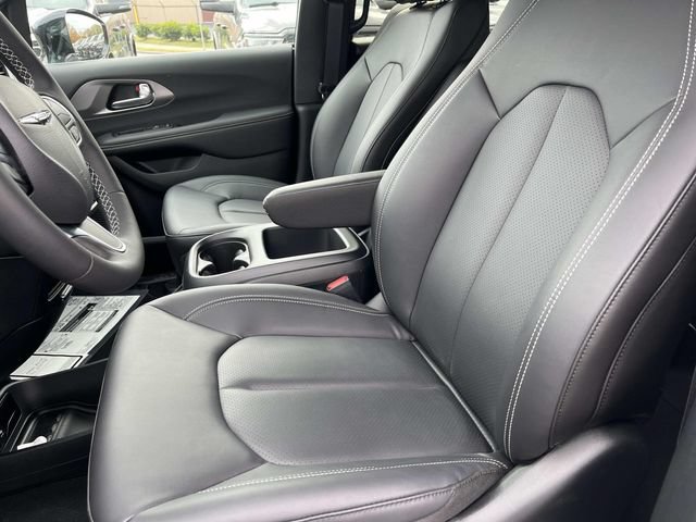 New 2026 Chrysler Voyager LX FWD image 19
