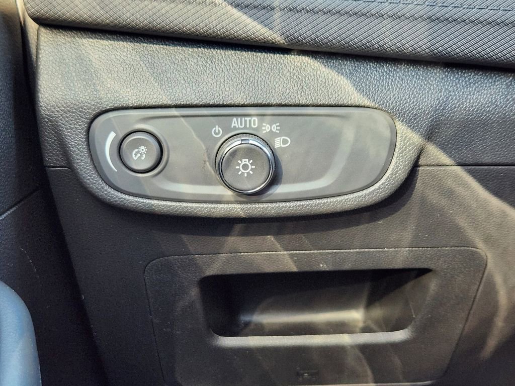 Used 2025 Chevrolet TrailBlazer LT image 13