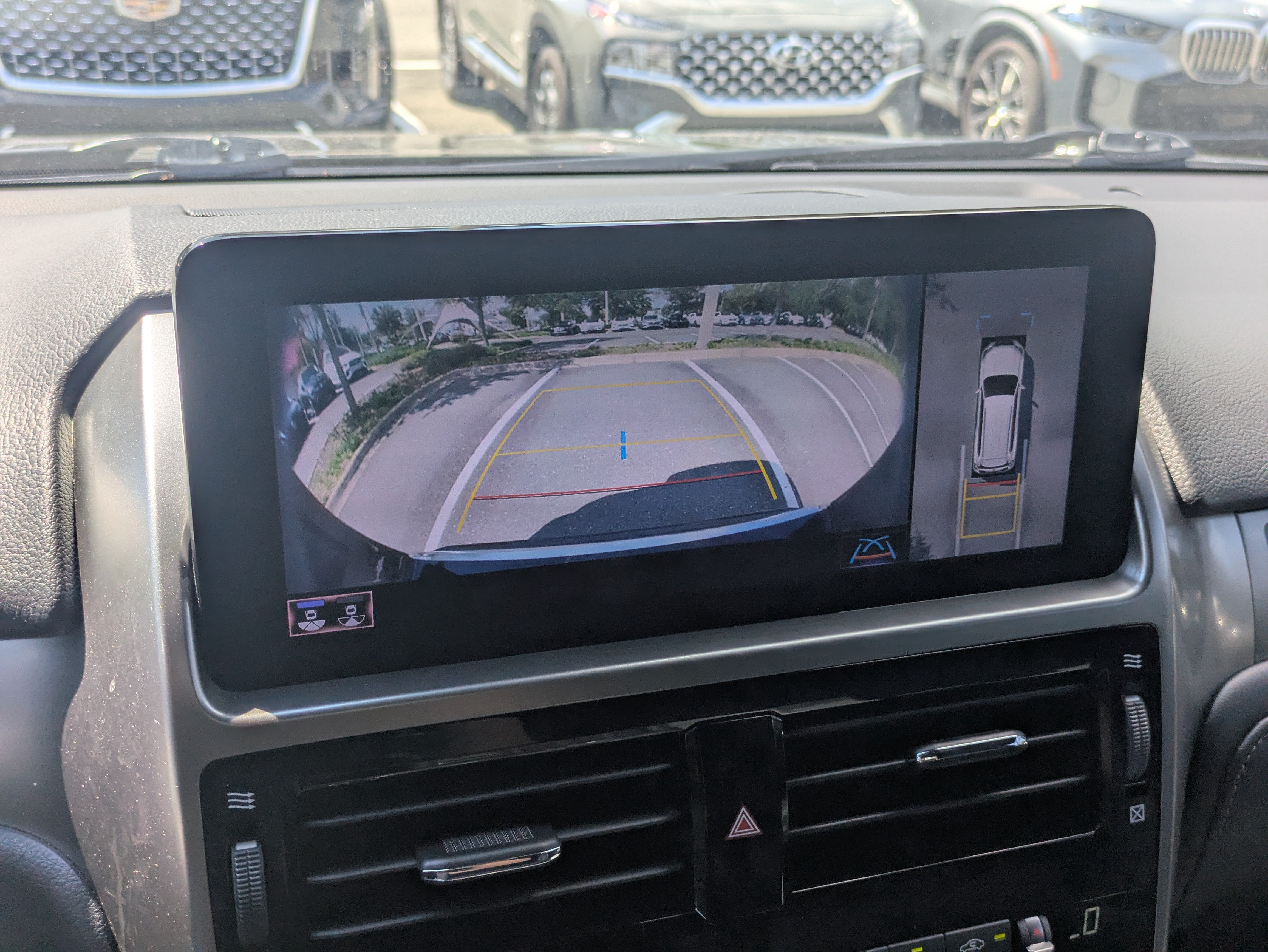 Used 2022 Lexus GX 460 Luxury w/ Accessory Package AWD/4WD image 18