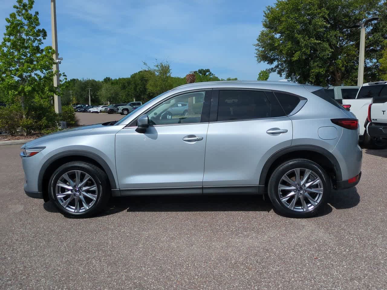 Used 2020 MAZDA CX-5 Grand Touring w/ GT Premium Package FWD image 3