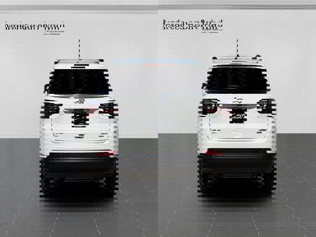 Used 2025 Jeep Compass Latitude image 6