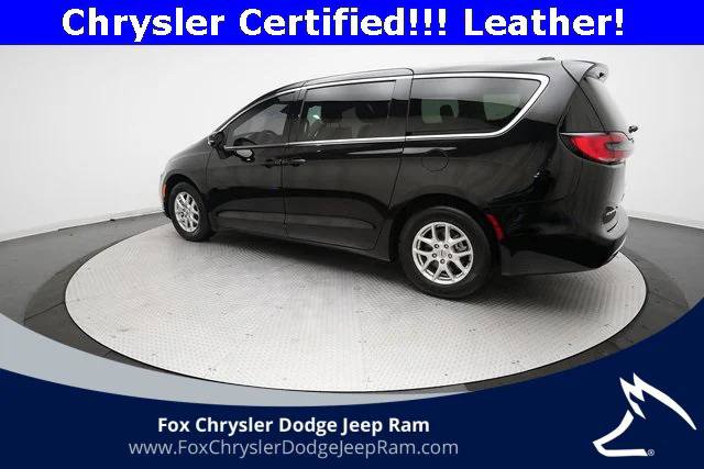 Certified 2024 Chrysler Pacifica Touring-L image 12