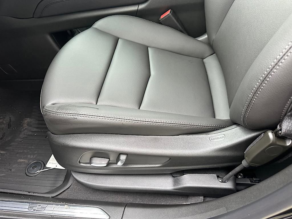 New 2025 Cadillac XT5 Luxury w/ LPO, Floor Liner Package AWD/4WD image 7