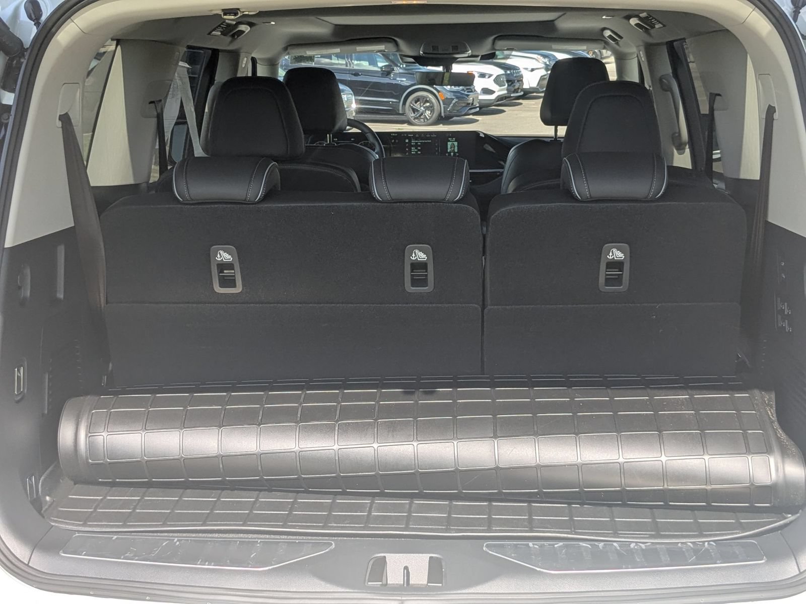 Used 2025 INFINITI QX80 Luxe AWD/4WD image 36
