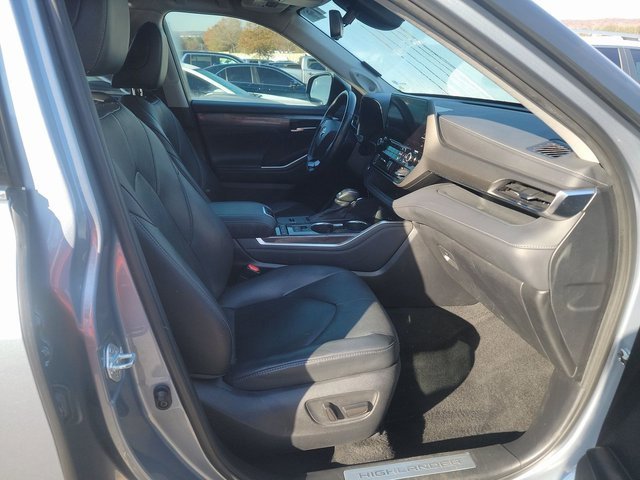 Used 2021 Toyota Highlander Limited image 5