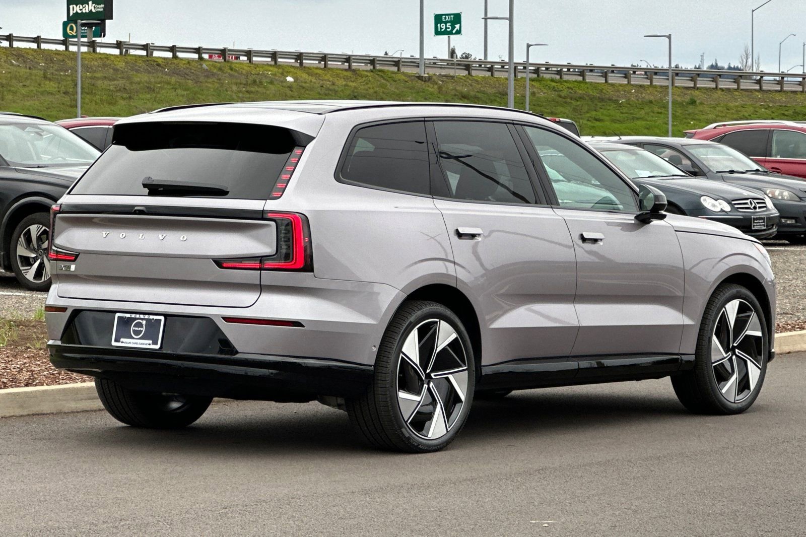 New 2026 Volvo EX90 Ultra image 3