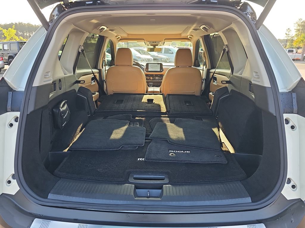 Used 2023 Nissan Rogue Platinum w/ Platinum Premium Package FWD image 16