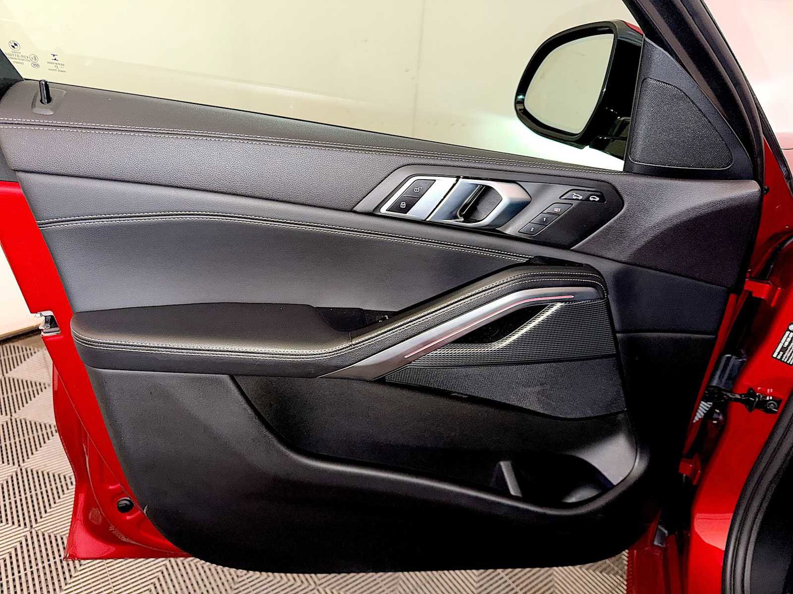 Used 2022 BMW X6 xDrive40i w/ M Sport Package image 11