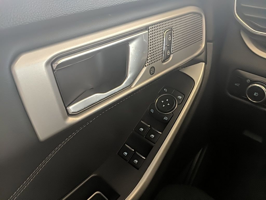 Used 2023 Ford Explorer XLT w/ Equipment Group 202A image 29